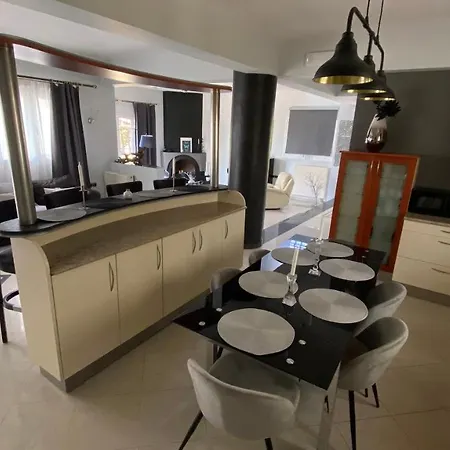 E L Urban Villa.