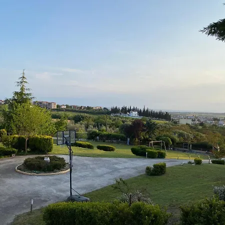 Vila E L Urban Villa. *