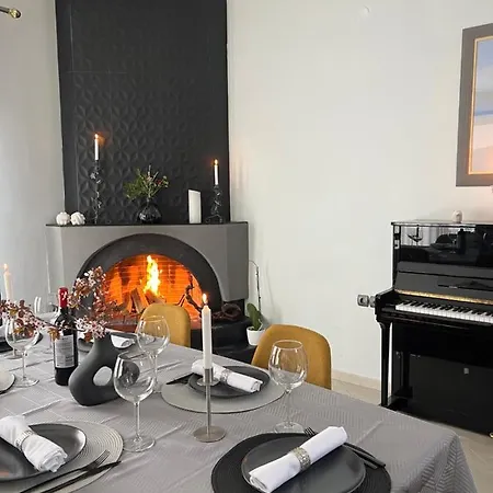 E L Urban Villa. Vila *
