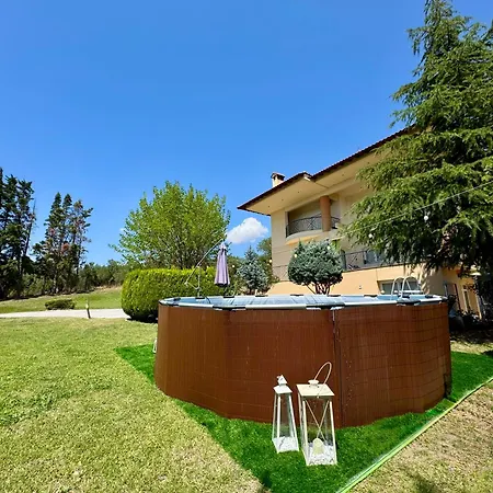 E L Urban Villa. *