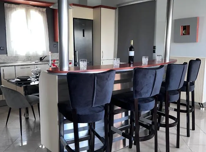 E L Urban Villa. Villa *