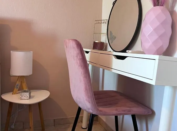 E L Urban Villa. Villa *