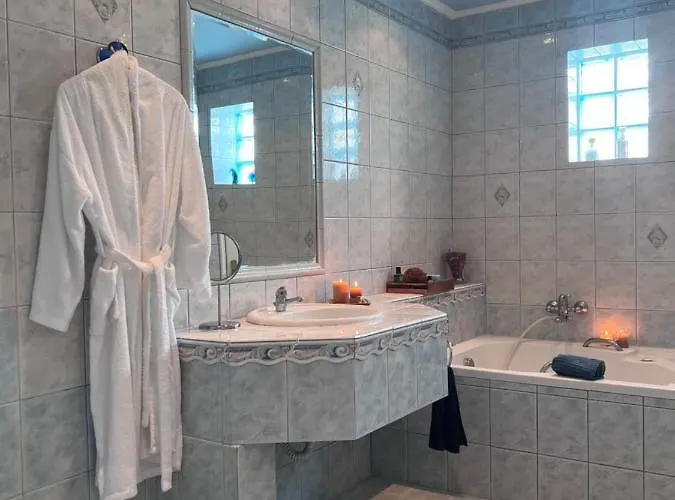 E L Urban Villa. Villa