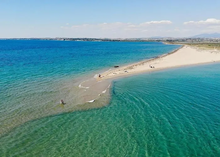 E L Urban Villa. Villa