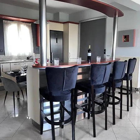 E L Urban Villa. Willa *