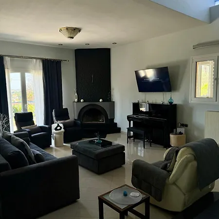 E L Urban Villa. וילה