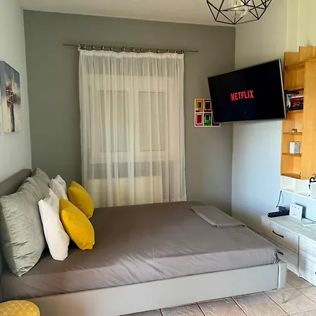 E L Urban Villa. Epanomi
