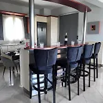 E L Urban Villa. Villa *