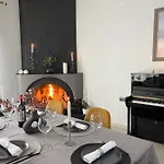 E L Urban Villa. Villa *